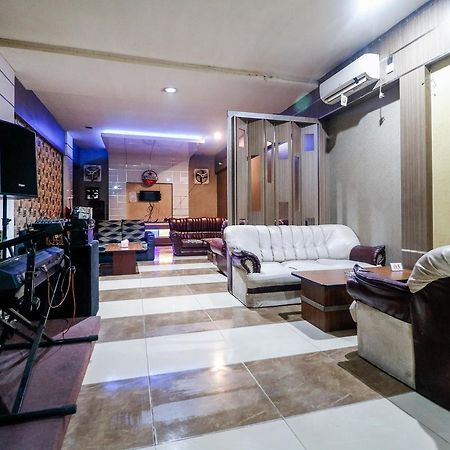 Reddoorz Plus Near Pasar Wisata Pekanbaru Luaran gambar