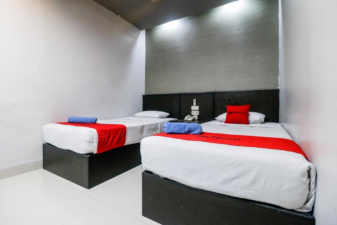 Reddoorz Plus Near Pasar Wisata Pekanbaru Luaran gambar