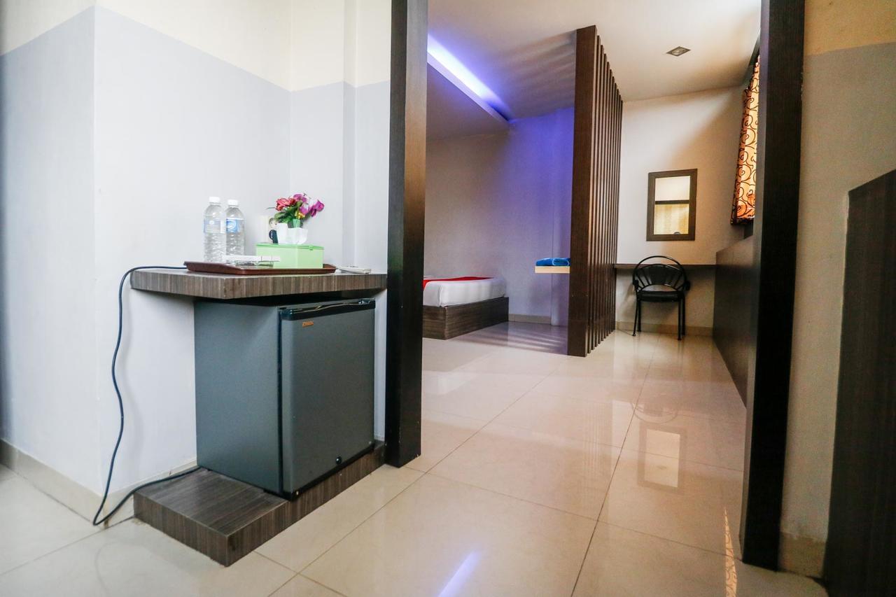 Reddoorz Plus Near Pasar Wisata Pekanbaru Luaran gambar