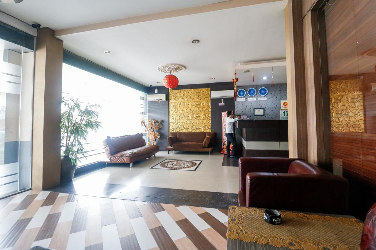 Reddoorz Plus Near Pasar Wisata Pekanbaru Luaran gambar