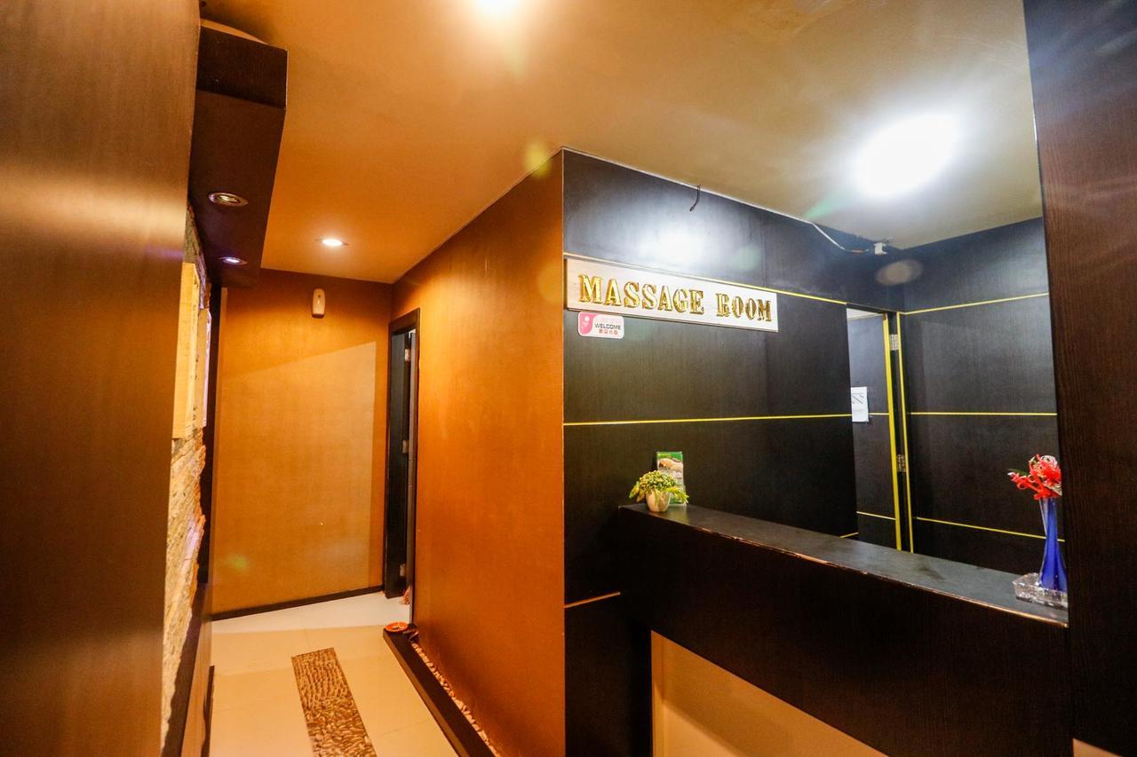 Reddoorz Plus Near Pasar Wisata Pekanbaru Luaran gambar