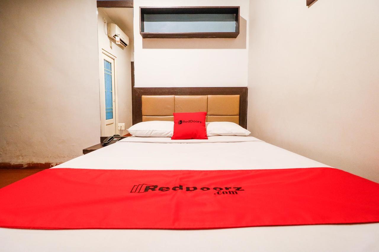 Reddoorz Plus Near Pasar Wisata Pekanbaru Luaran gambar