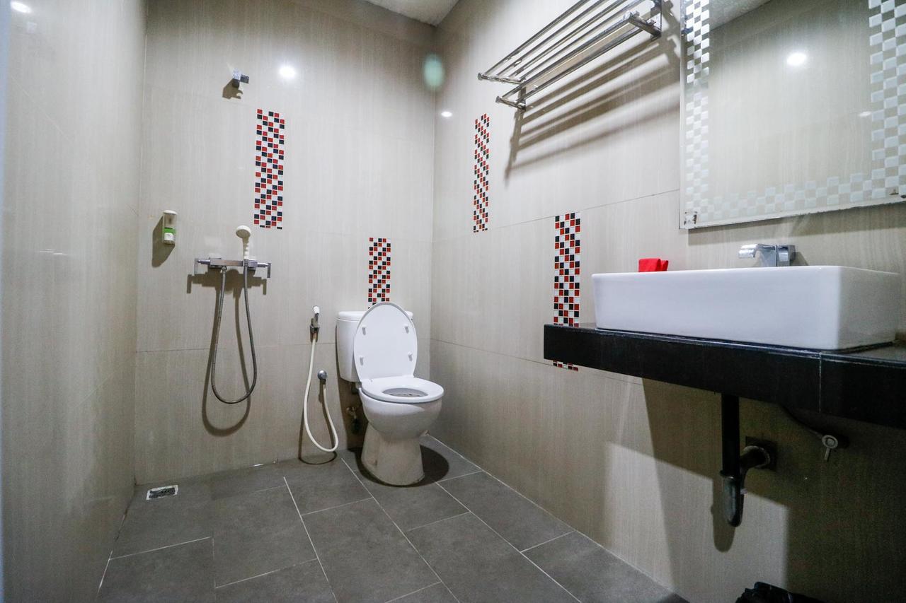 Reddoorz Plus Near Pasar Wisata Pekanbaru Luaran gambar